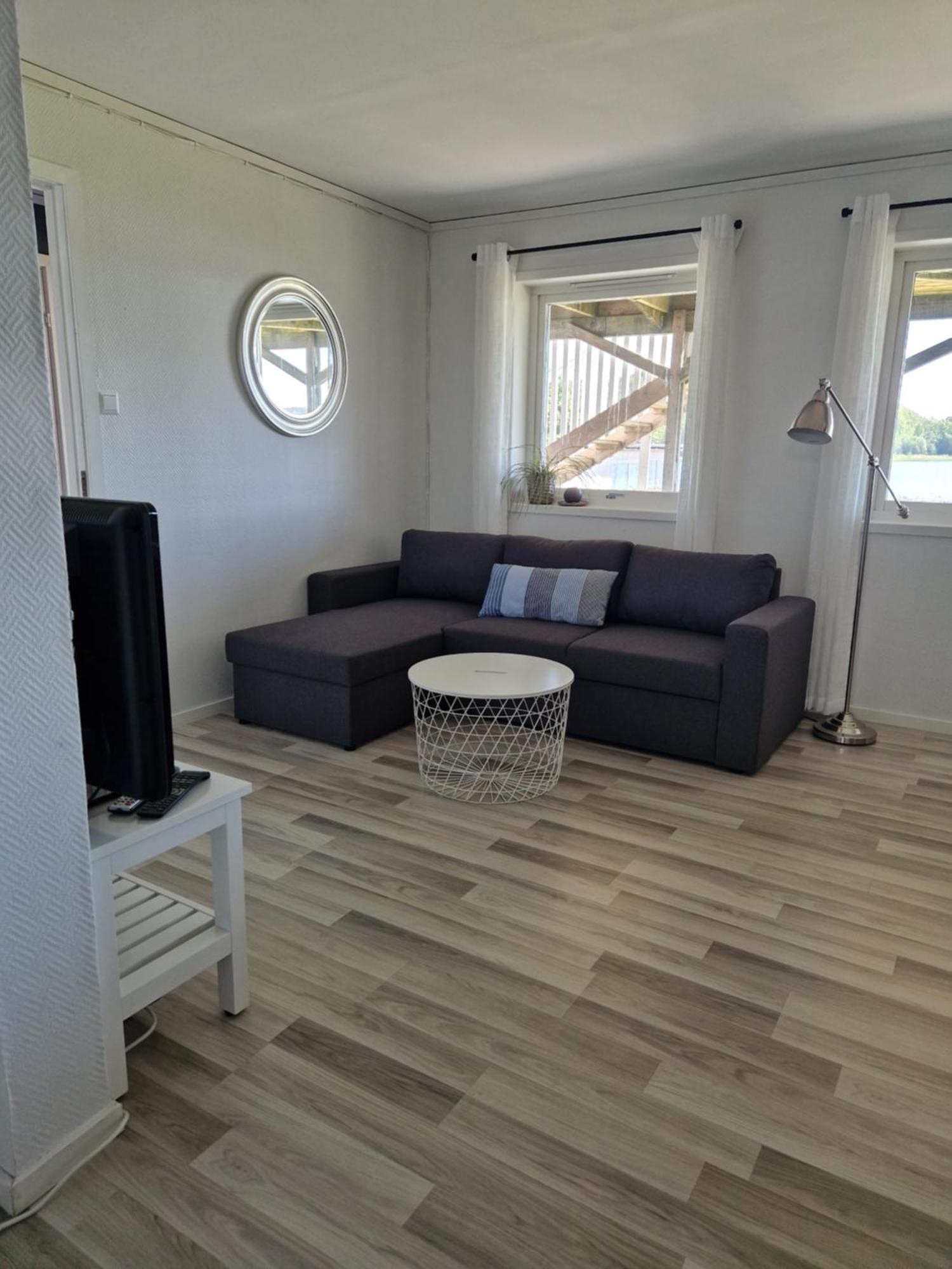 Nice With Lake View, 15 Min From City Center And The Zoo Leilighet Kristiansand